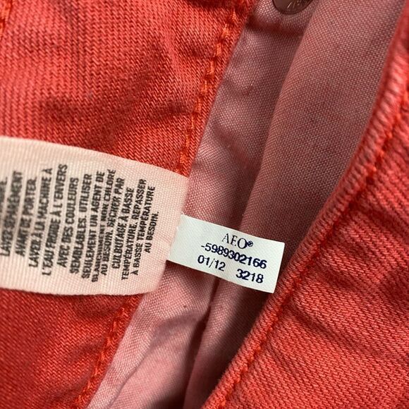 American Eagle womens Stretch Short size 2 - Picture 3 of 6